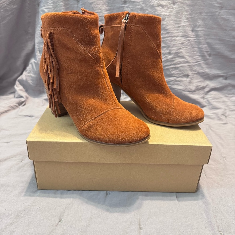 Toms Women's Size 7.5 Suede Fringe Ankle Boots
